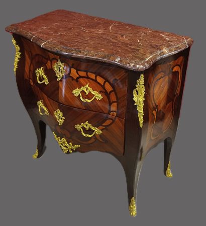 Louis XV curved chest of drawers opening...