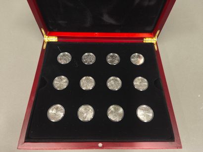 Boxed set of 26 silver 