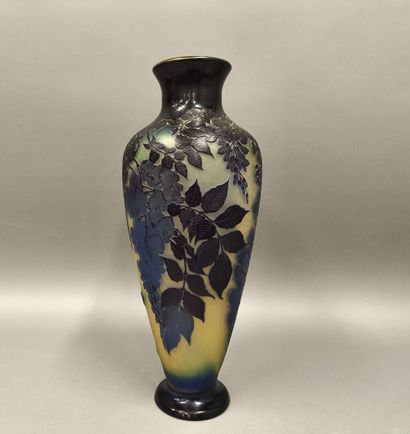 GALLE, circa 1920
Baluster vase decorated...