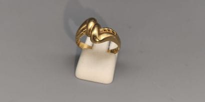 Gold ring (eagle), debris
weight 1.9 g
