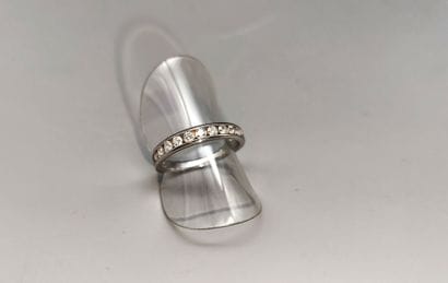 American half wedding band set with 11 small...