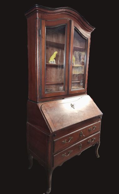 Scriban in molded walnut, Dauphiné, second...