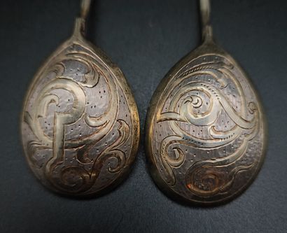 RUSSIA, 19th century
Two small vermeil spoons...