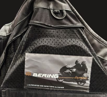 Motorcycle clothing size L :
- Bering black...