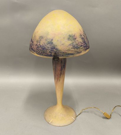 FRENCH GLASS
Glass paste lamp
Marbled decoration...