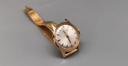 LONGINES 
Gold ladies' watch (eagle)
Missing...