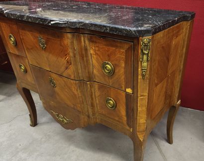Transitional wood veneer chest of drawers...