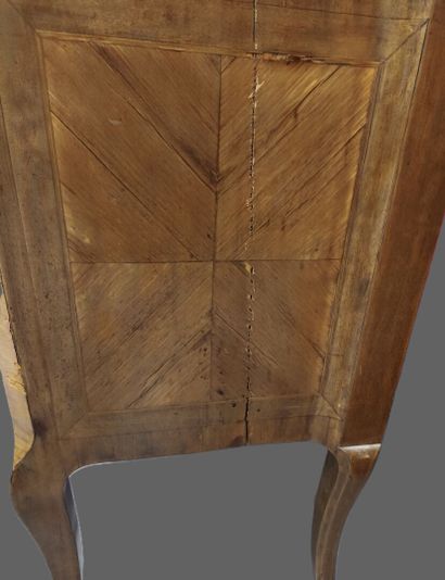 Transitional wood veneer chest of drawers...