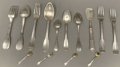 Set of mismatched flatware:
One silver flatware...