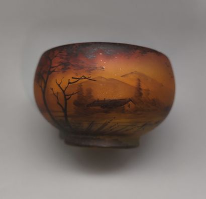 PEYNAUD : small pâte de verre bowl decorated...