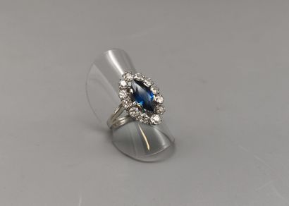 18K white gold (eagle) ring set with a 2-carat...