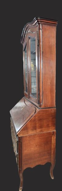 Scriban in molded walnut, Dauphiné, second...