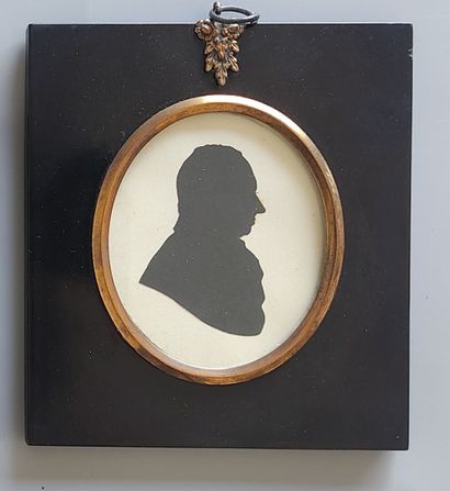 ANGLETERRE, XVIIIe et XIXe siècle
Deux silhouettes...