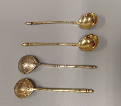 Four small spoons in vermeil
The spoons are...