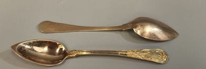Suite of 12 vermeil (800°/°°°) coffee spoons...