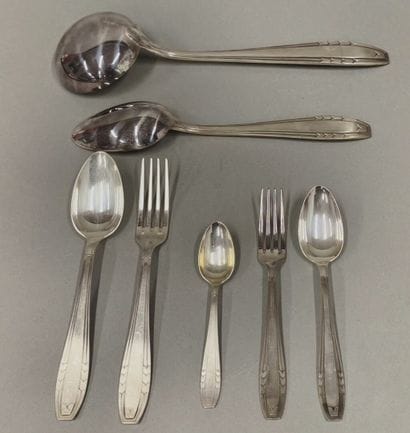 APOLLO, Art Deco period
Silver-plated cutlery...