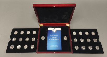 Boxed set of 26 silver 