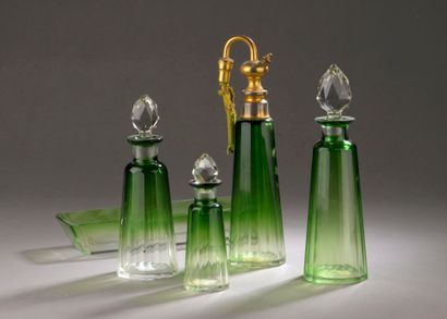 Baccarat - (1900's)
Part of a toilet set...