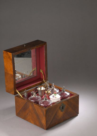French work - (18th century)
A cubic case...