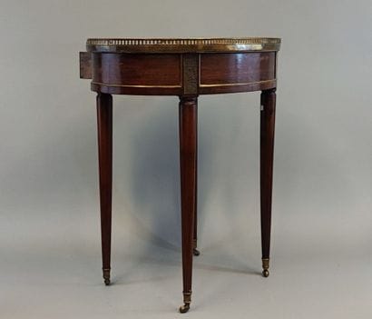 Oval-shaped table bouillotte, marble top,...