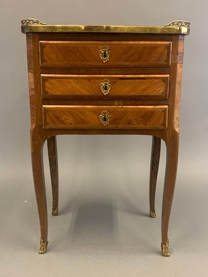 Rosewood veneered chiffonière table opening...