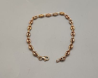 Yellow gold (750) bracelet, coffee bean link....