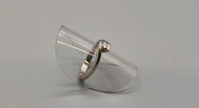 Ring in white gold (750), with cross motif...