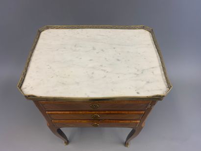 Rosewood veneered chiffonière table opening...