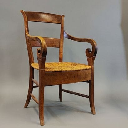 Fauteuil paillé dit 