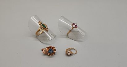 Small ring in gold (750) set with two small...