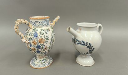 ITALY. Chevrette in polychrome majolica with...
