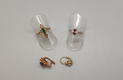 Small ring in gold (750) set with two small...
