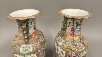 CHINA, Canton. Pair of large vases decorated...