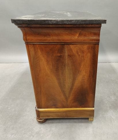 Burr veneer chest of drawers opening with...