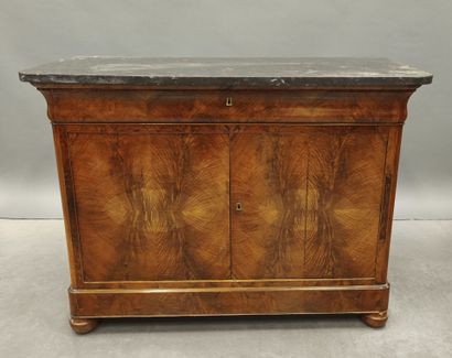 Burr veneer chest of drawers opening with...