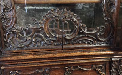Oak double-box buffet opening to four doors...