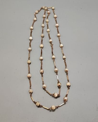 Sautoir in 18K (750) gold with stick chain...