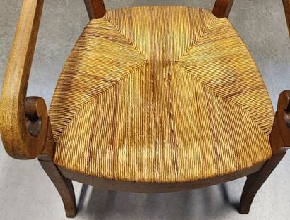 Fauteuil paillé dit 