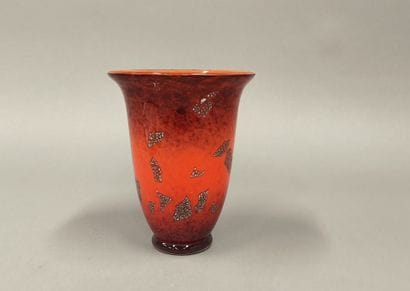 MULLER Frères, attributed to. Horn vase in...