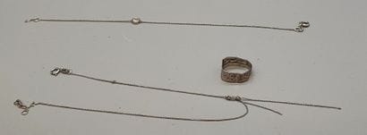 Pieces of jewelry: chain in white gold (375)...