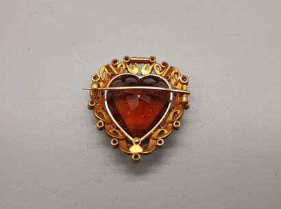 Yellow gold (750) pendant brooch set with...