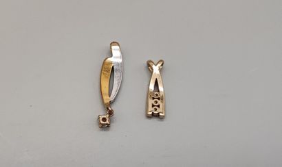 Yellow and white gold (585) two-tone pendant...