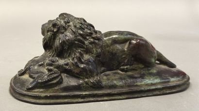Antoine-Louis BARYE (1795-1875). Lion holding...