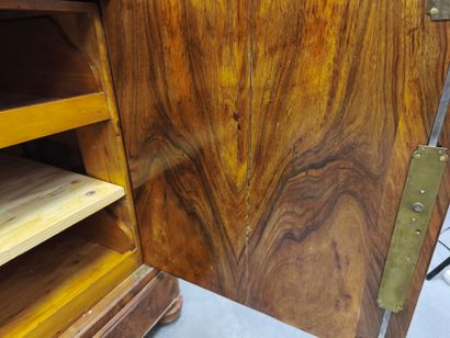 Burr veneer chest of drawers opening with...