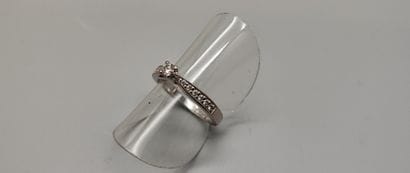 Ring in white gold (750), set with a small...