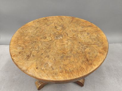 Gueridon in burr veneer on a tripod base
(veiled...