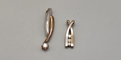 Yellow and white gold (585) two-tone pendant...