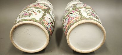 CHINA, Canton. Pair of large vases decorated...