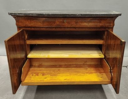 Burr veneer chest of drawers opening with...