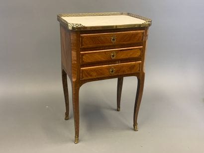 Rosewood veneered chiffonière table opening...